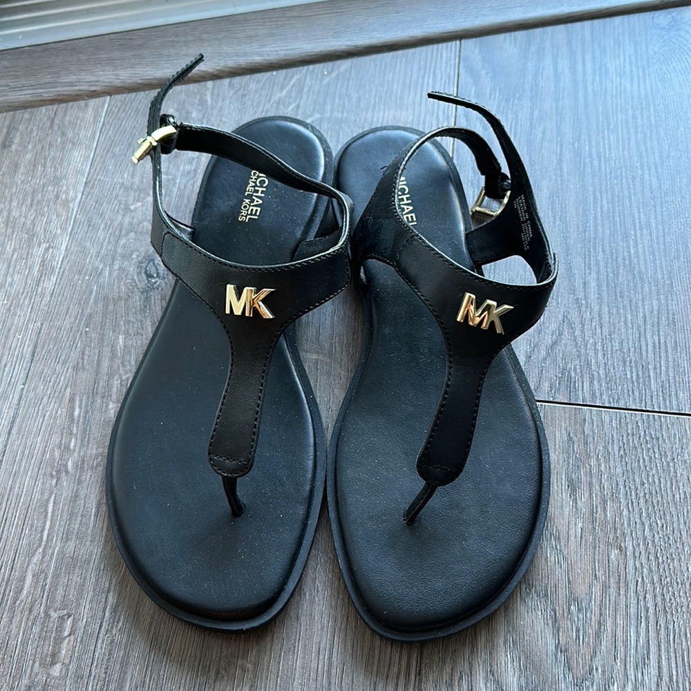 Never been worn Michael kors flats